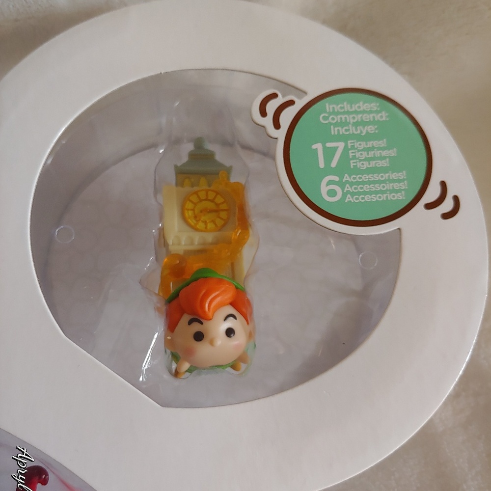 🏷Disney Tsum Tsum 24 piece figures NIB Gold - Picture 6 of 7